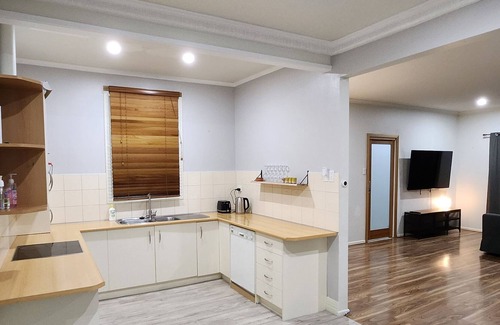 Ferntree Gully House | Whole home, clean tidy, family friendly