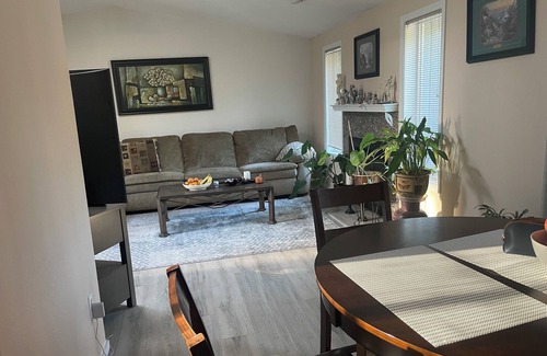 Midland House | Whole House 3-bedroom house in Tacoma with WiFi access