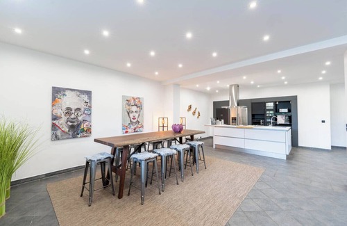 Altendorf House | Whole house near the trade fair for up to 20 people