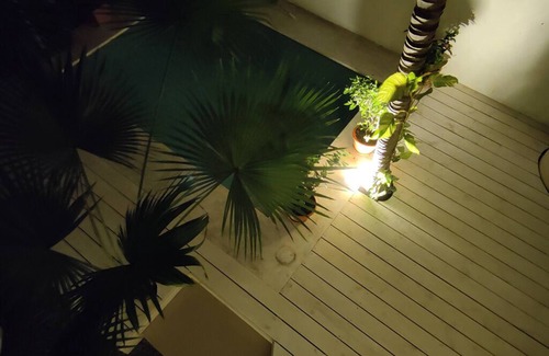 La Libertad House | WHOLE HOUSE RENTAL for groups of 4-8 people, less than1 minute walk to the beach
