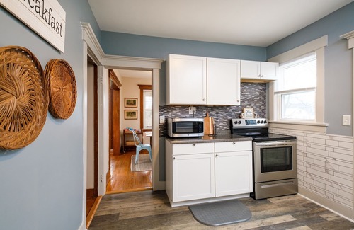 Harrisonburg House | Whole House Sleeps 12