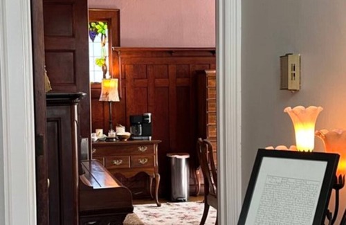 Woodsfield Apartment | Whole House w/Cottage