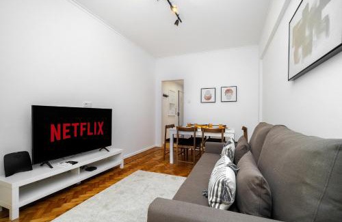 Alges Apartment | WHome Peaceful Algés Family Home away from City Noise