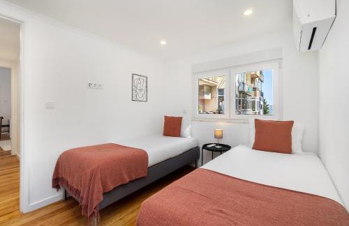 Alges Apartment | WHome Peaceful Algés Family Home away from City Noise