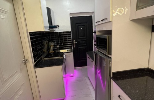 Sagamu Apartment | Why have little when you can have it all?!