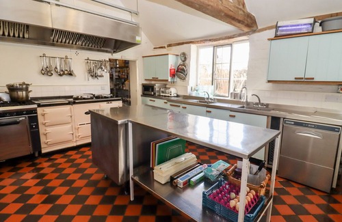 Blaisdon Cottage | WICK COURT FARM, family friendly in Frampton On Severn