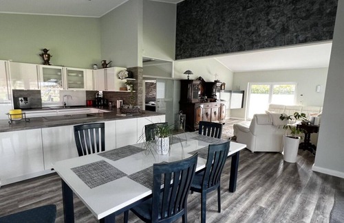 Zetel House | Wide angle view