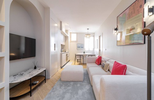 Thiers Apartment | Wide Open Sky Terrace 1 Bdr