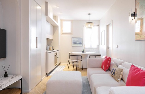 Thiers Apartment | Wide Open Sky Terrace 1 Bdr