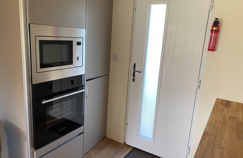 Tattershall Cabin | Widgeon is prime location on duck lake, bbq & Large Hot Tub with private fishing @tattershall lakes