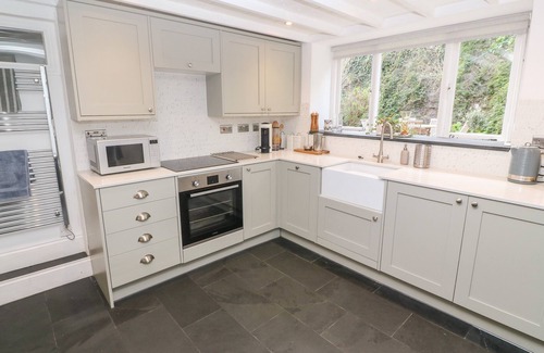 Flushing Cottage | WIDGEONS KEEL, pet friendly, character holiday cottage in Flushing