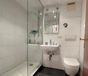 Neuhausen Apartment | WiesnNähe Studio - Charmant & zentral mit U-Bahn-Anschluss