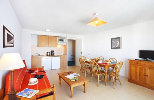 Peyragudes Apartment | Wifi, 20m from shops, fitness, swimming pool, sauna, balcony, ski locker, 58m², Peyragudes