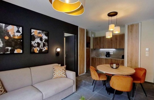 Saint-Etienne-de-Tinee Apartment | Wifi, 350m from resort center, swimming pool, sauna, hammam, parking, tv, ski locker, 31m², Auron
