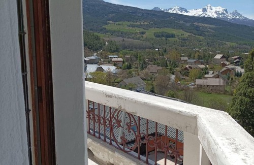 Jausiers Apartment | Wifi, 3rd floor, swimming pool, sauna, balcony, parking, tv, 55m², Pra Loup