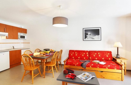 Ax-les-Thermes Apartment | Wifi, 50m from resort center, fitness, swimming pool, sauna, parking, ski locker, 23m²