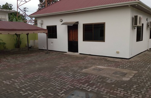 Dar es Salaam House | WIFI, AC, WASHING MACHINE, SECURITY GUARD, PARKING AND TV