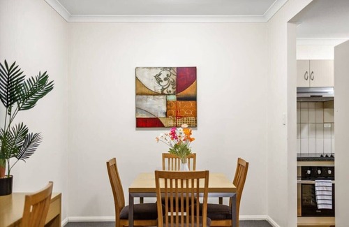 Northbridge Apartment | WiFi and Smart TV- Apartment in Northbridge