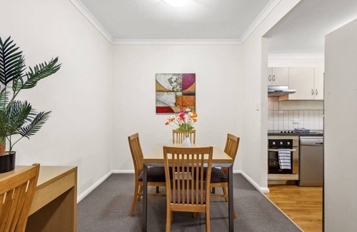 Northbridge Apartment | WiFi and Smart TV- Apartment in Northbridge