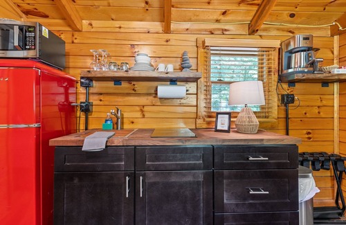 Campton Cabin | WiFi - Dreamcatcher - Glamping Tiny Cabin in Red River Gorge, Kentucky!