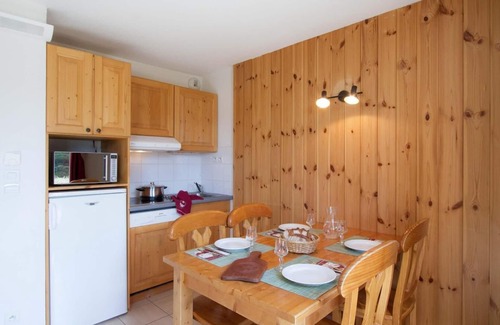 Saint-Etienne-en-Devoluy Apartment | Wifi, fitness, swimming pool, terrace, balcony, parking, tv, ski locker, 34m², Superdévoluy