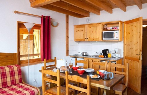 Saint-Sorlin-d'Arves Apartment | Wifi, fitness, swimming pool, terrace, balcony, parking, 35-40m², Saint Sorlin d'Arves