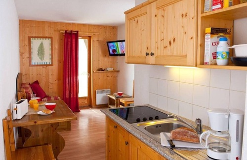 Saint-Sorlin-d'Arves Apartment | Wifi, fitness, swimming pool, terrace, balcony, parking, 35-40m², Saint Sorlin d'Arves
