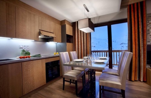 Eclose-Est Apartment | Wifi, fitness, swimming pool, sauna, hammam, balcony, tv, 63m², Alpe d'Huez