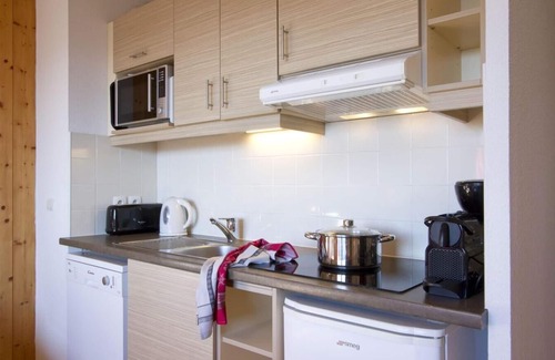 Valmeinier Apartment | Wifi, fitness, swimming pool, terrace, balcony, tv, ski locker, 23m², Valmeinier