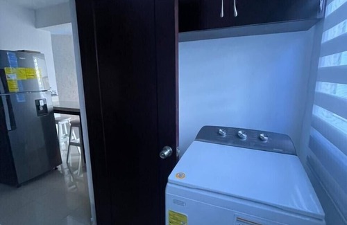 Moca Apartment | wifi, parking, Netflix, pool, ac, cable, terraza familiar.