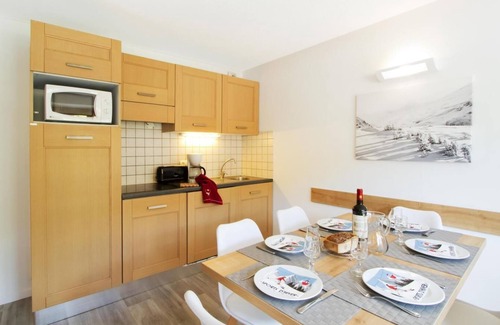 Plagne Centre Apartment | Wifi, ski-in/ski-out & foot of the slopes, fitness, tv, ski locker, 80-92m², La Plagne