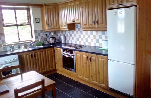 Bunnyconnellan Cottage | WILD ATLANTIC WAY, cosy 2 bedroom Mayo home sleeps 4 guests, nr. Ballina & Beach