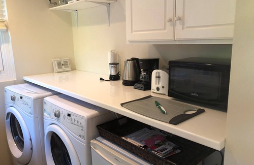 Paget House | Wild Bird, Paget - Pool, Twizy charger, Kitchenette - non smoking property