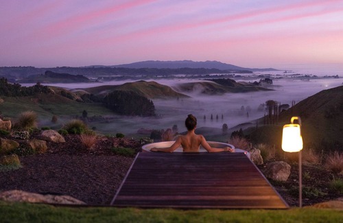 Te Kuiti Other | Wild Canvas - Pōhutukawa Tent