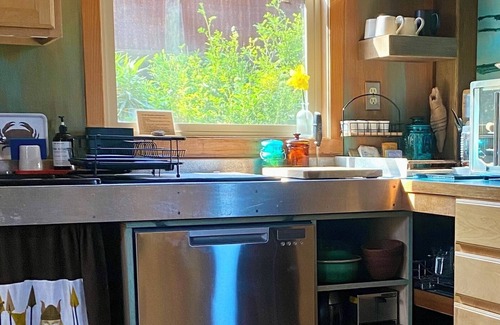 Gold Beach Cottage | Wild Coast Lookout offers privacy and a dramatic view of the Oregon Coast.