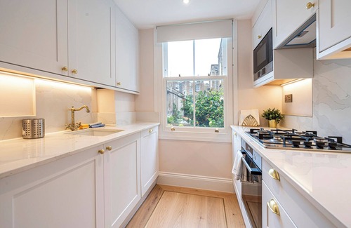 Golborne Apartment | Wild Flowers by UnderTheDoormat