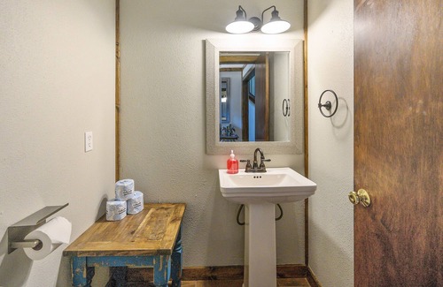 Broken Bow Cabin | Wild Oasis Lodge: 4BR,4.5BA, Sleeps 12 + Game Room and Theatre Room