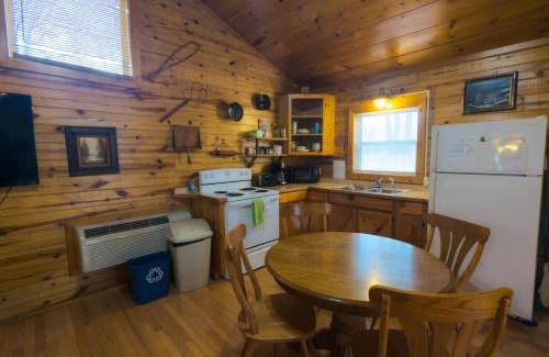 Eureka Springs House | Wild Plum Cabin No.1
