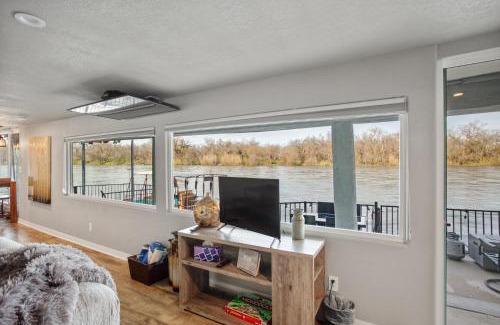 Cascade Apartment | Wild River Retreat in Anderson CA