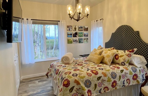 Wasilla House | Wild Rose Cottage on Private homestead. Mountain View from property!