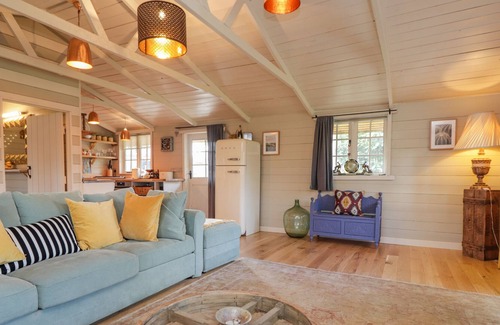 Abbess Roding Cottage | WILD ROSE RETREAT, romantic, luxury holiday cottage in Biddenden