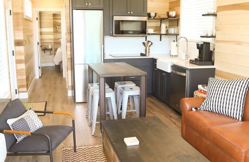 Escalante Apartment | Wild Rose Tiny‑Home Retreat| Scenic Views & Luxury