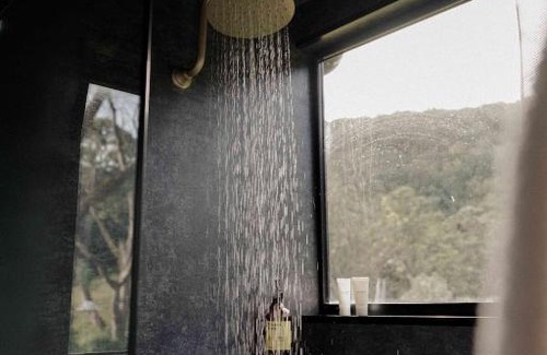 Cedar Brush Creek House | Wild & Secluded Off-Grid Cabin Retreat - Heike