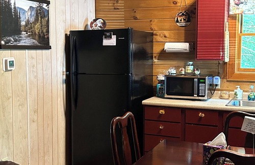 South Bloomingville Cabin | Wild Turkey Cabin in Hocking Hills