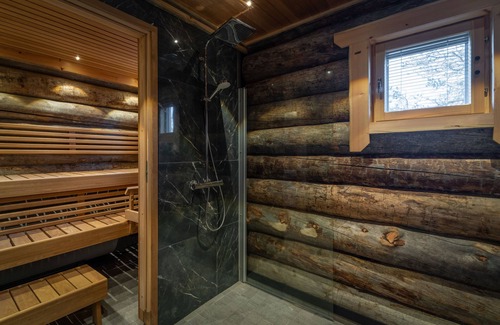 Sodankyla Hotel | Wilderness Hotel Muotka & Igloos
