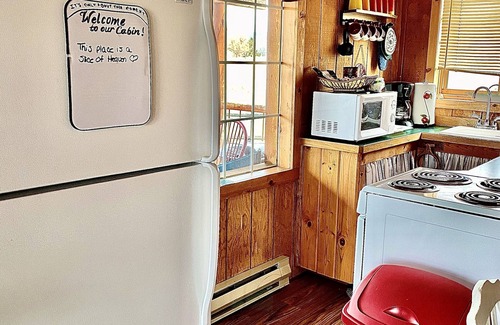 Corvallis Cabin | Wilderness Spirit Cabins, LLC-'Eagle Nest'- Heavenly Mountain Views