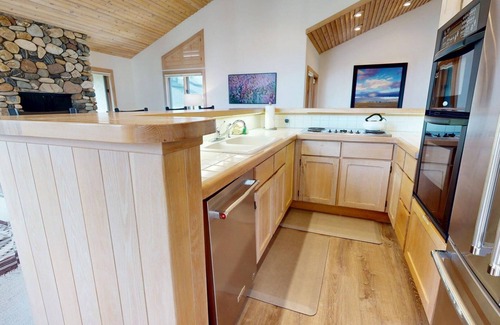 Elkhorn Condo | Wildflower Condo 617 Plus - New Listing! Spectacular 3rd Floor Penthouse Plus