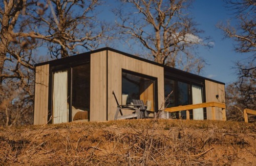 West Tawakoni Cabin | Wilding Hotels Gathering Suite