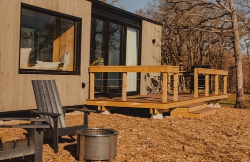 West Tawakoni Cabin | Wilding Hotels Scenic Suite