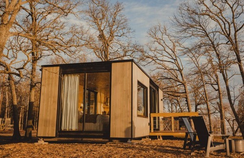West Tawakoni Cabin | Wilding Hotels Tawakoni Gathering Suite